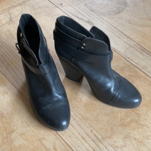 Rag & Bone Harrow Black Leather Ankle Boot. 39 - Picture 4 of 15